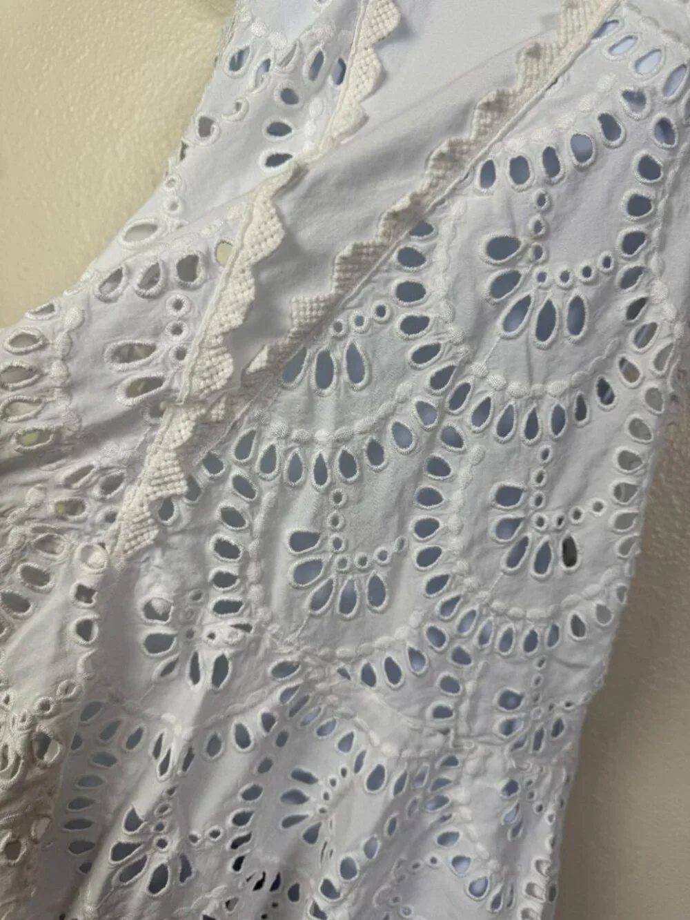 Intimately Free People White Sleeveless Eyelet Lace Top Size Medium Open Boho